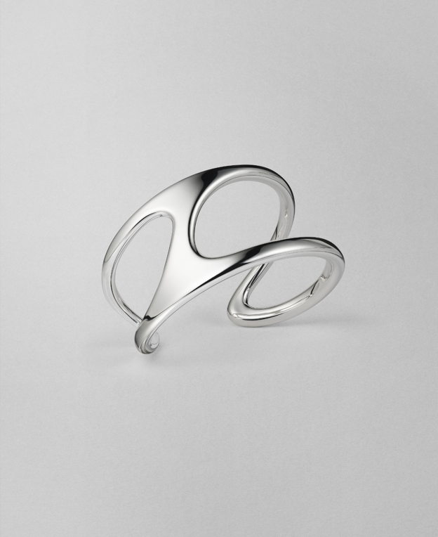 Bague mise en avant de la collection Hermès